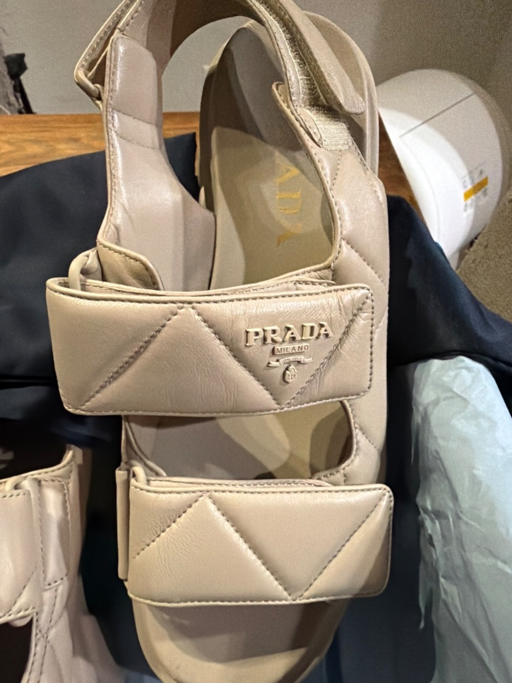 Prada shoes - Picture 4 of 6